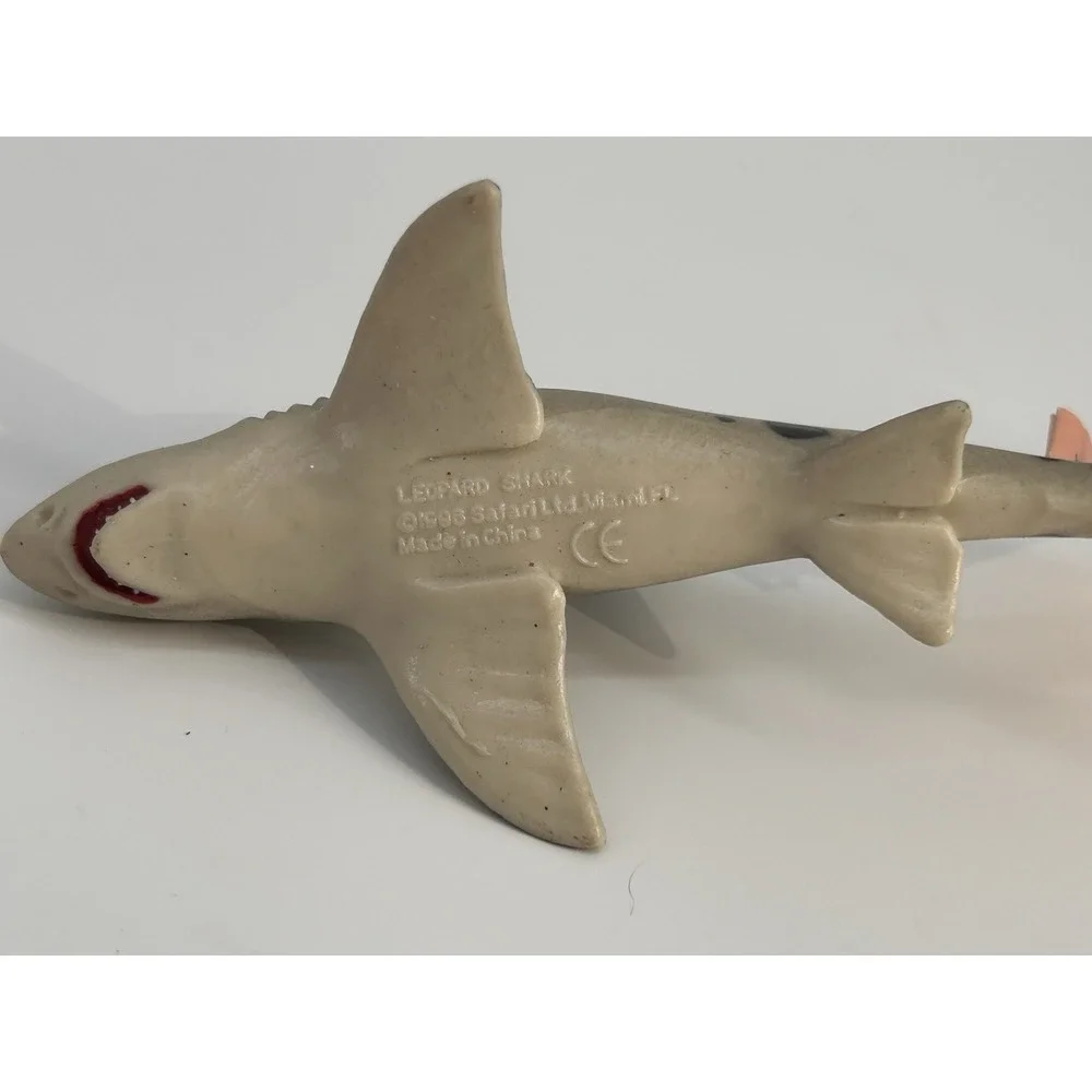 Vintage 1996‎ Safari Ltd Leopard Shark Animal Figure Toy NWT